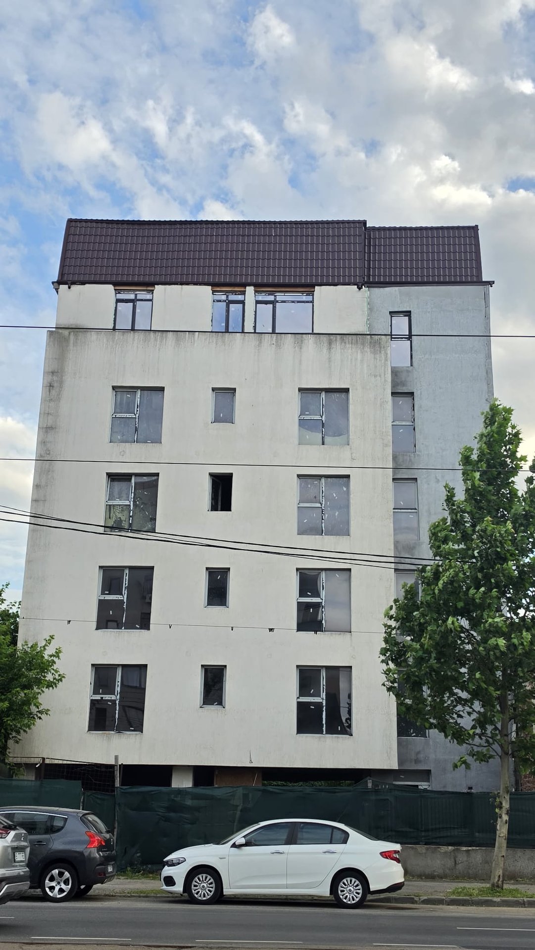Vânzare bloc nefinalizat situat in soseaua Chitilei in apropiere de podul Constanta ,sector 1