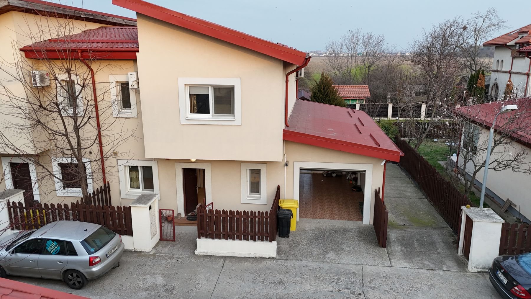 PIPERA, VILA, TERASA, GARAJ!