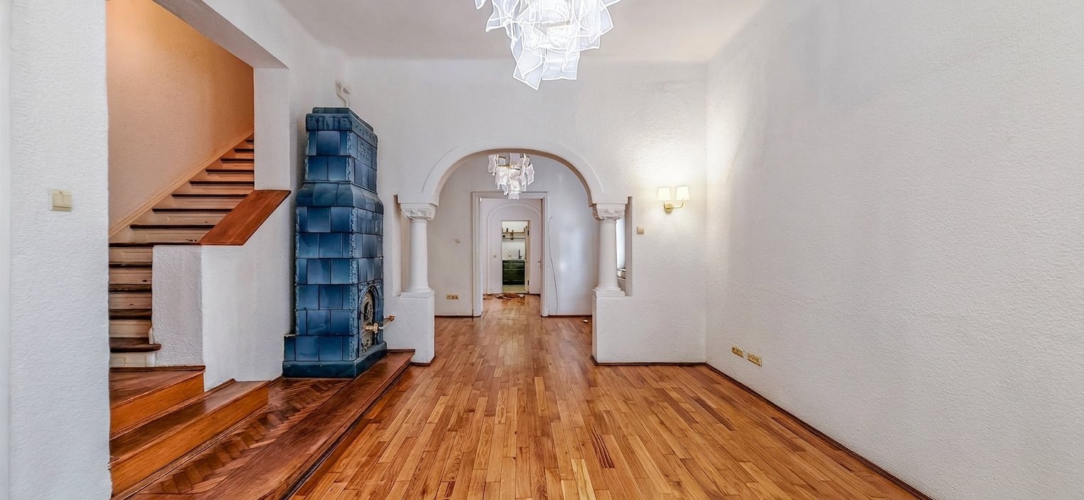 Vilă spațioasă de închiriat, 11 camere, București