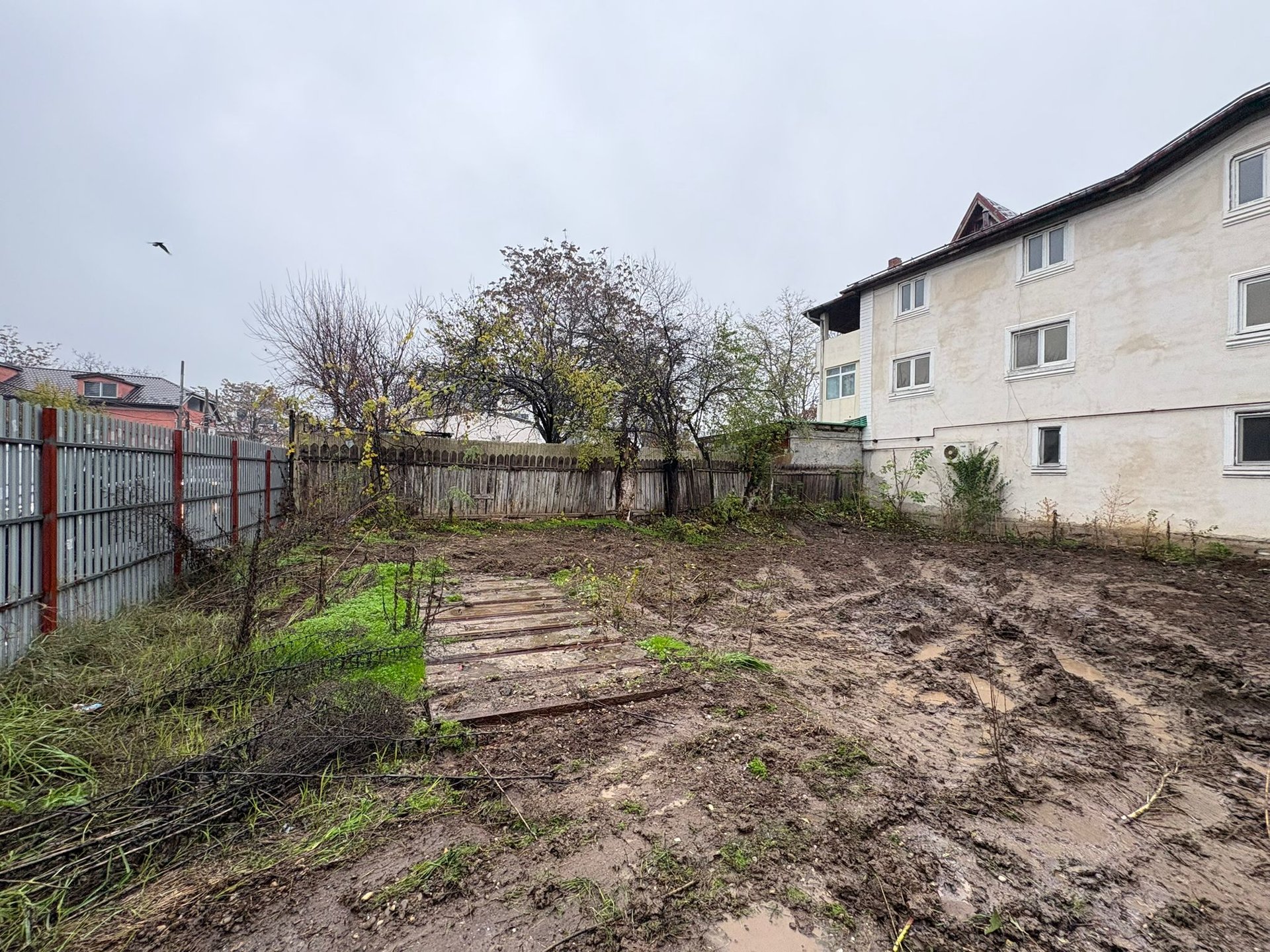 Teren intravilan 304 mp, Bulevardul Uverturii.