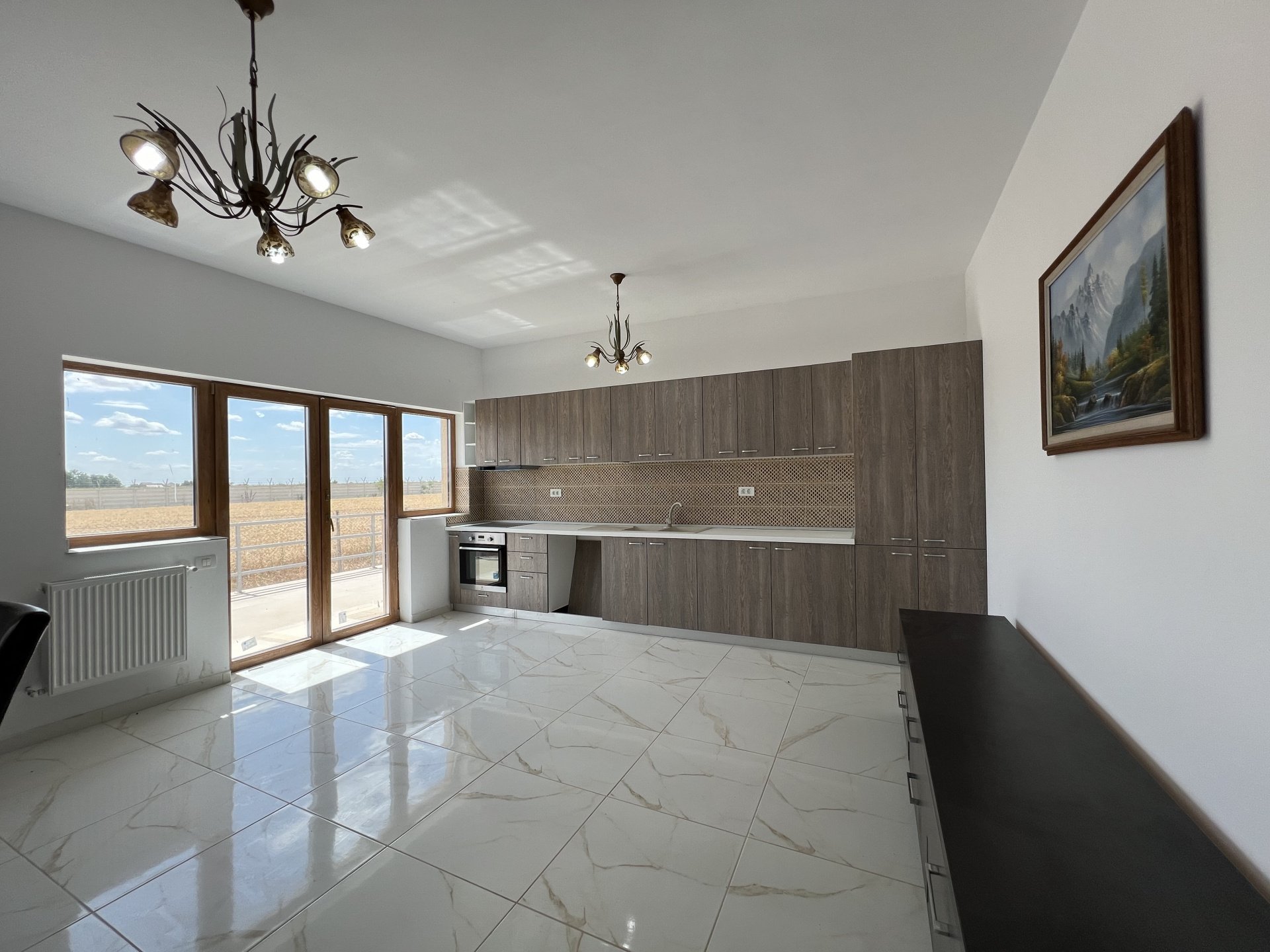 Casa parter- Frumusani Orasti. 4 camere. Noua.