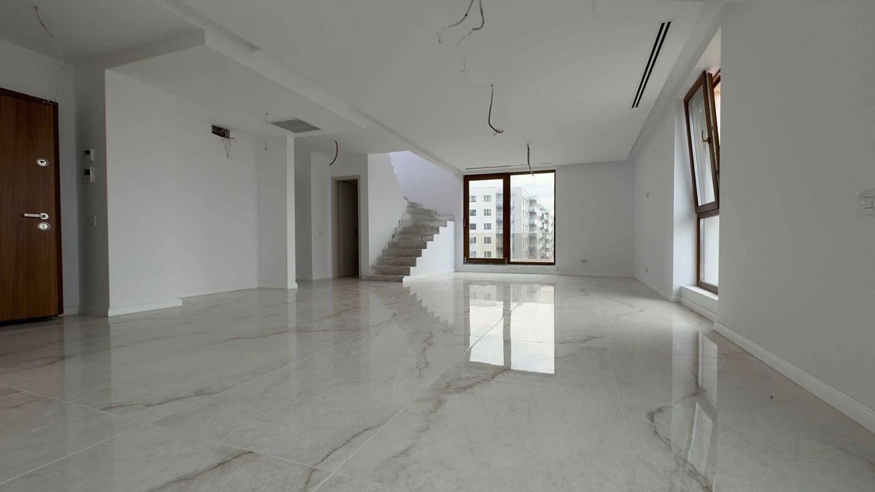 Eleganță Urbană: Penthouse  în Inima Piperei